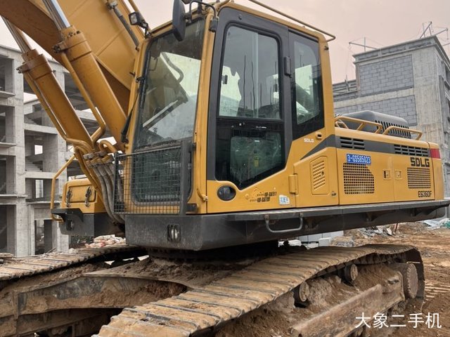 山东临工 E6360F 挖掘机