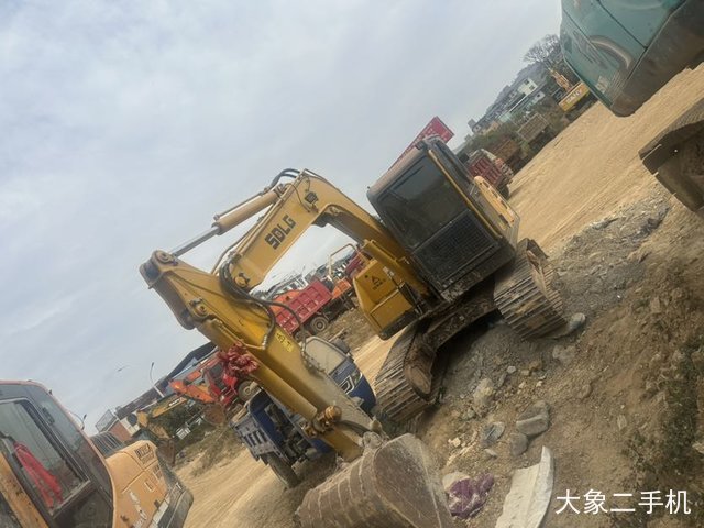 凯斯 WX210物料处理机 挖掘机