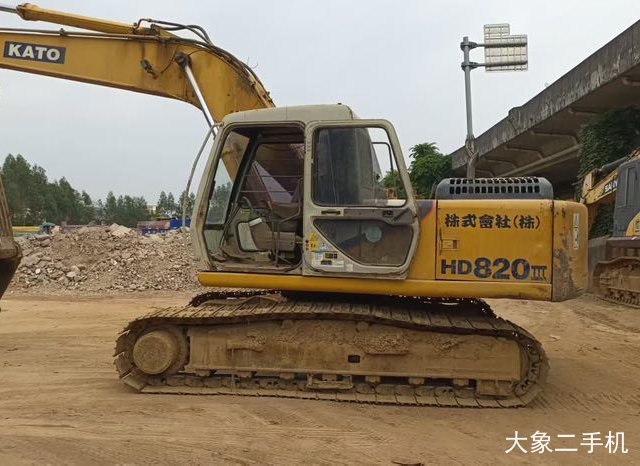 加藤 HD820III 挖掘机
