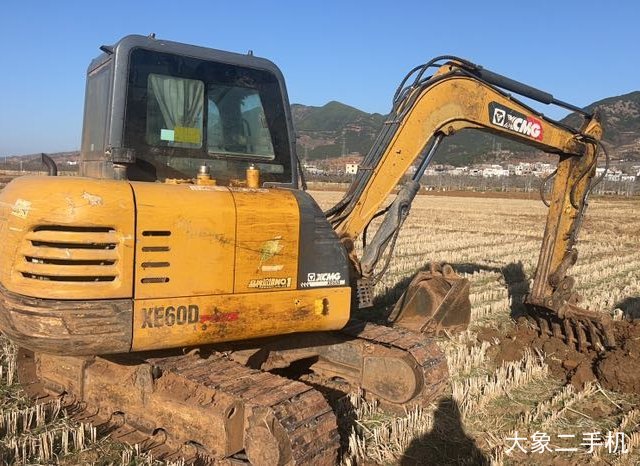 神钢 SK80H 挖掘机