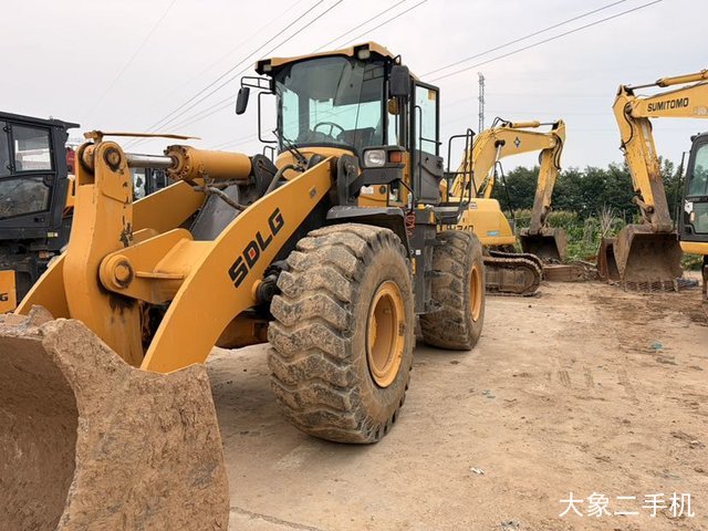 山东临工 L955F 装载机