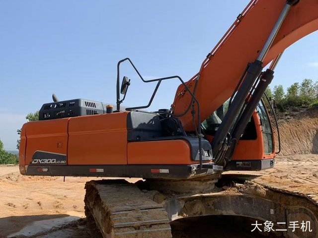 斗山 DX300LC-9C 挖掘机