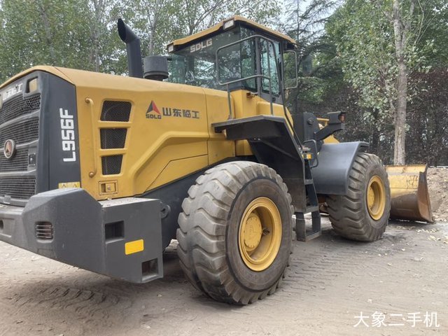 山东临工 L956F 装载机