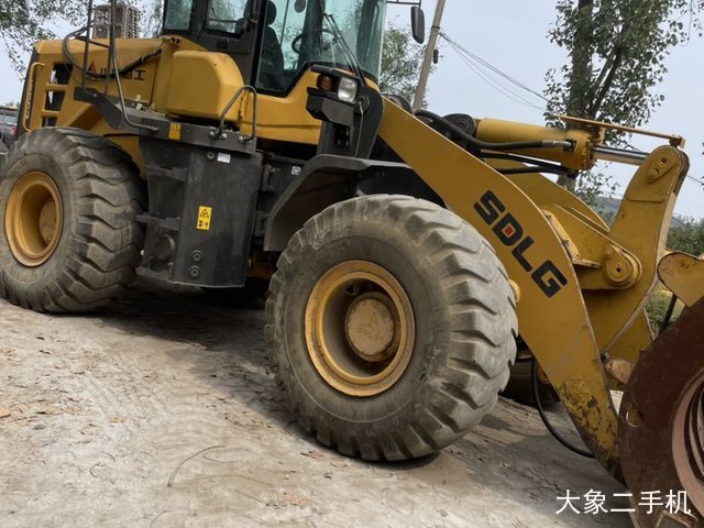 山东临工 L955F 装载机