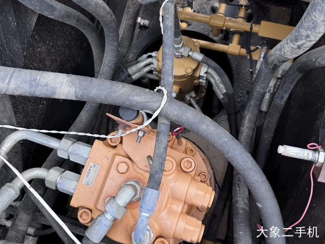 三一重工 SY215C-8 挖掘机