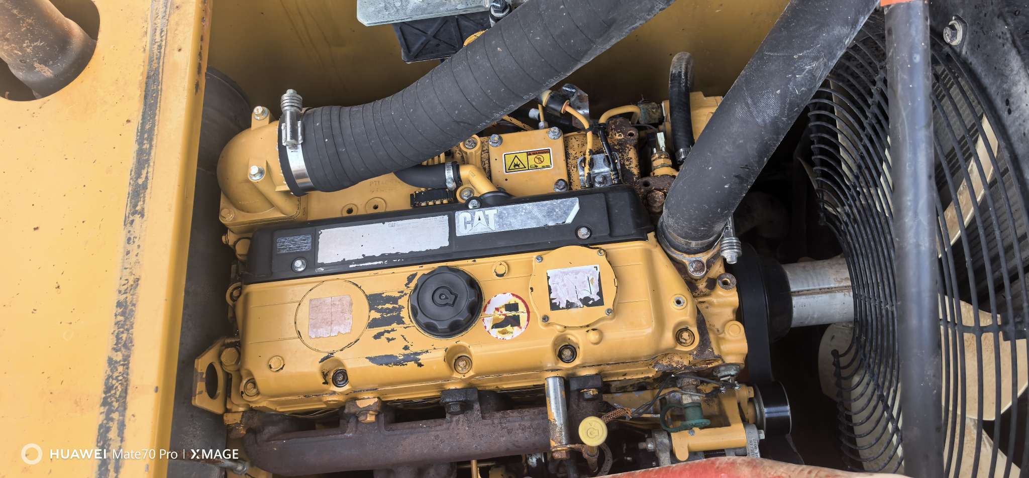 Caterpillar 318D photo