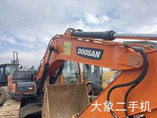 Doosan DH220-9E Excavator