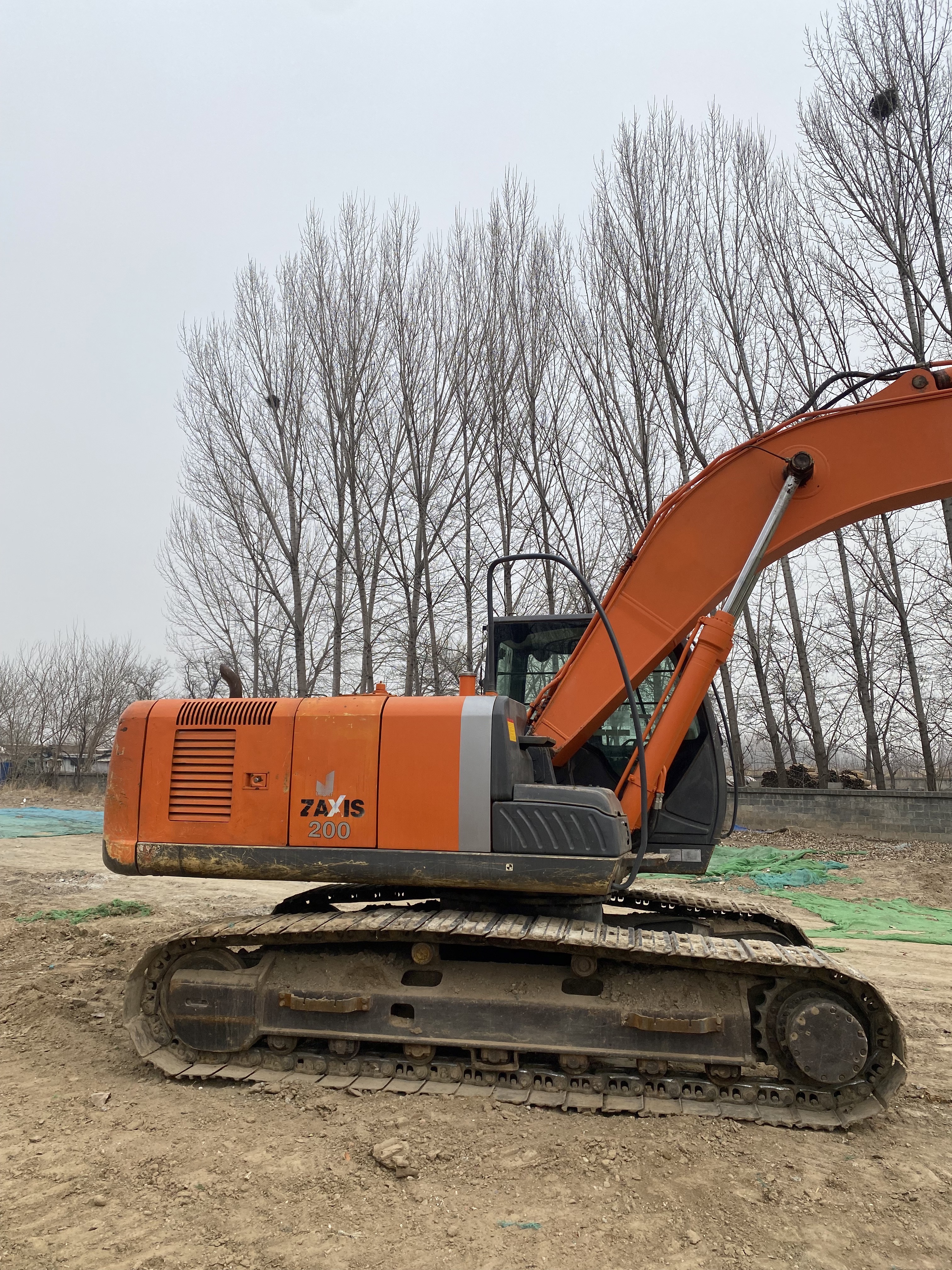 Hitachi EX200 photo