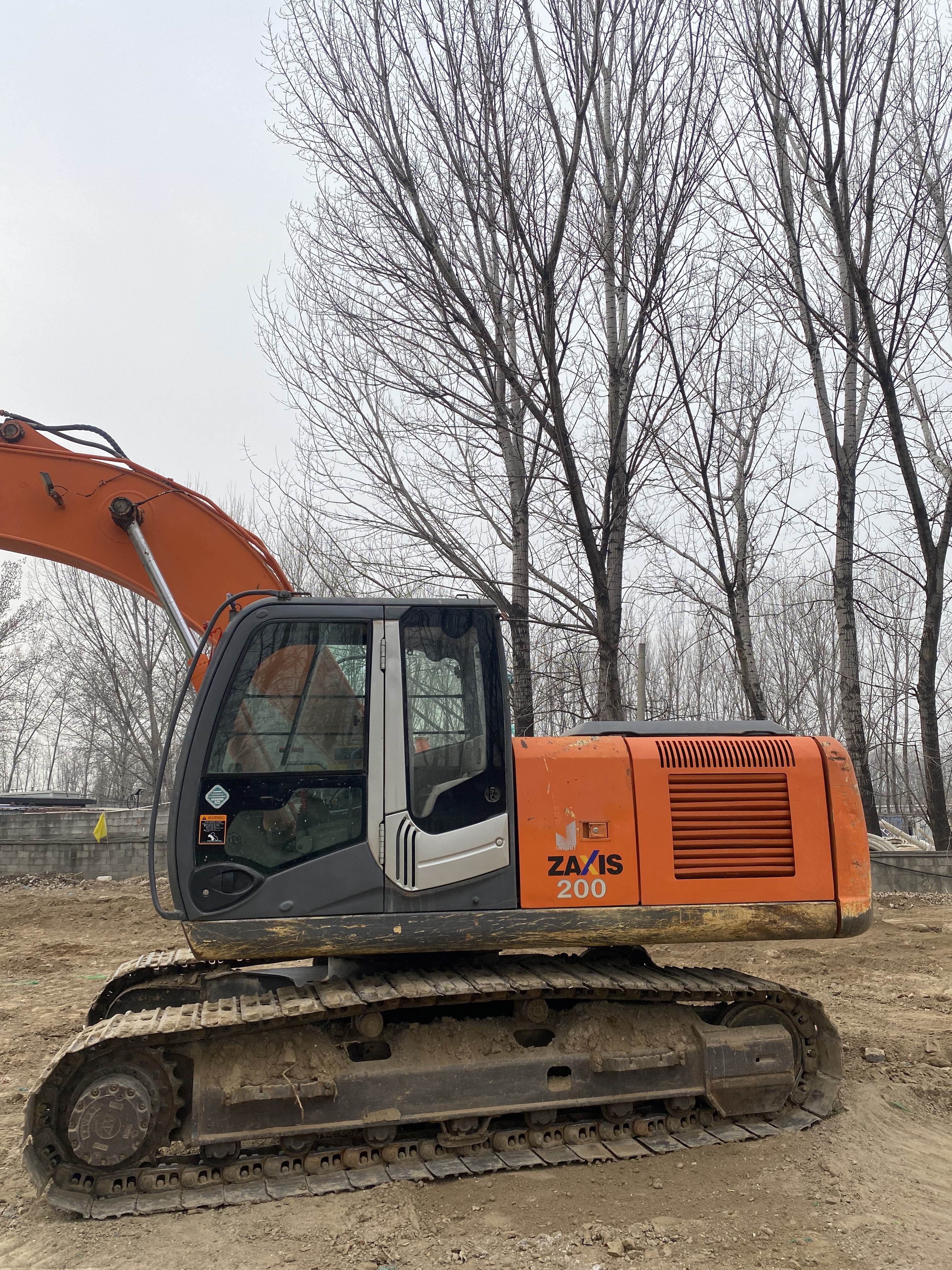 Hitachi EX200 photo