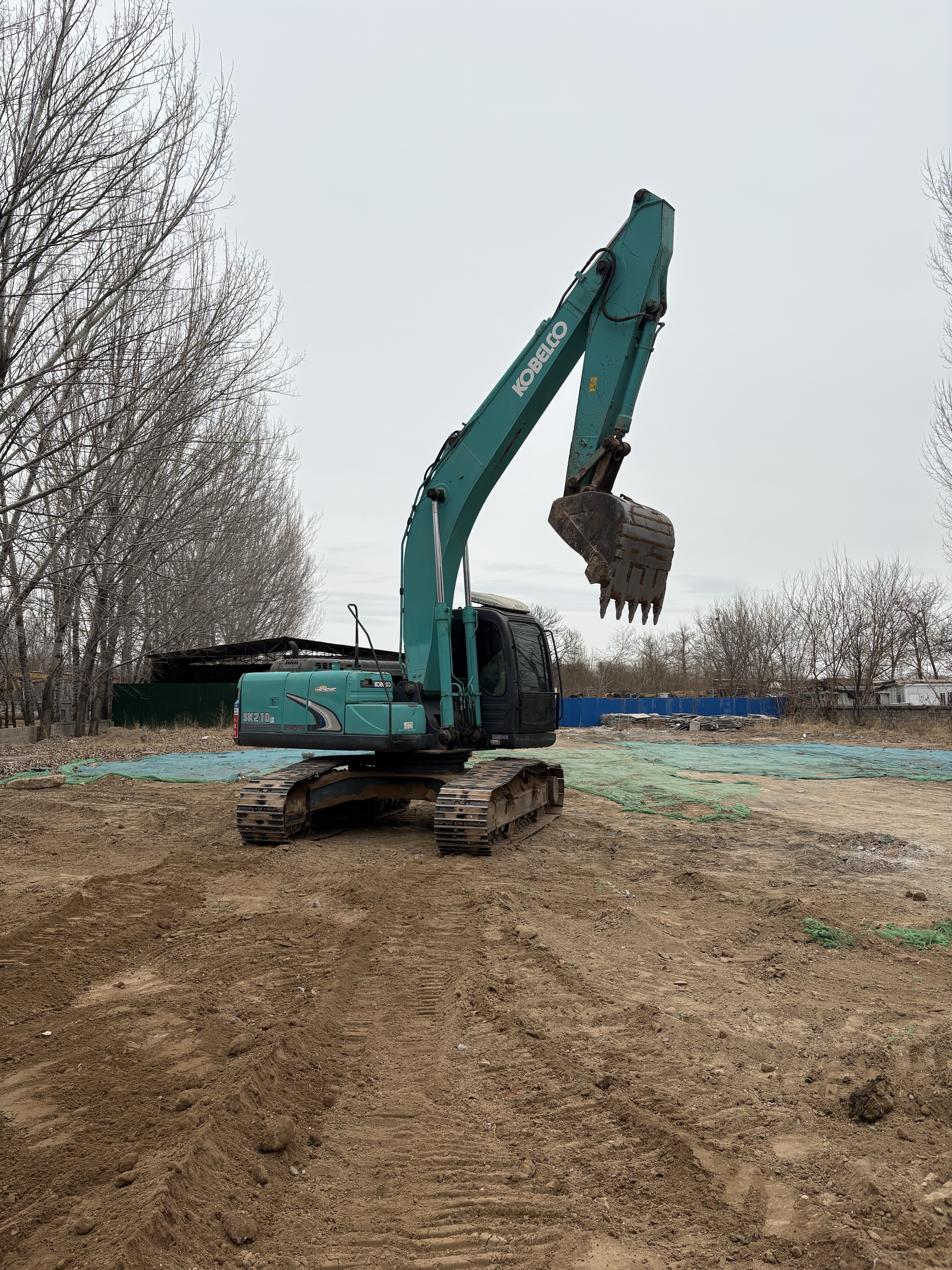 Kobelco SK210 photo