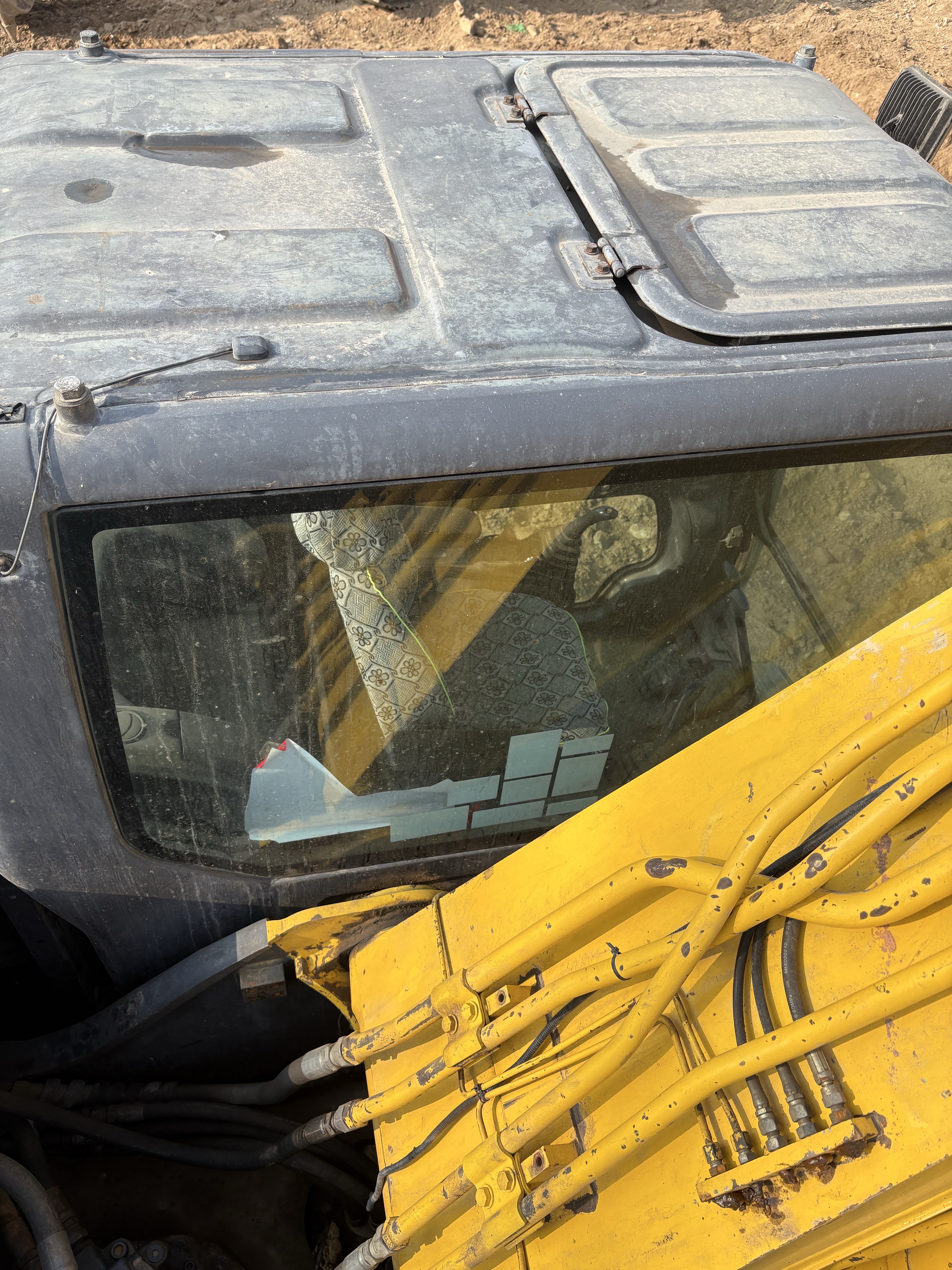Sumitomo SH210-5 photo